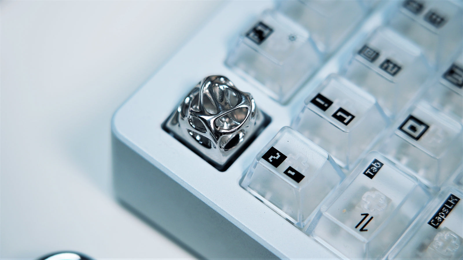 [In Stock] Silver Grind Artisan Keycap (Free Shipping To Some Countries)