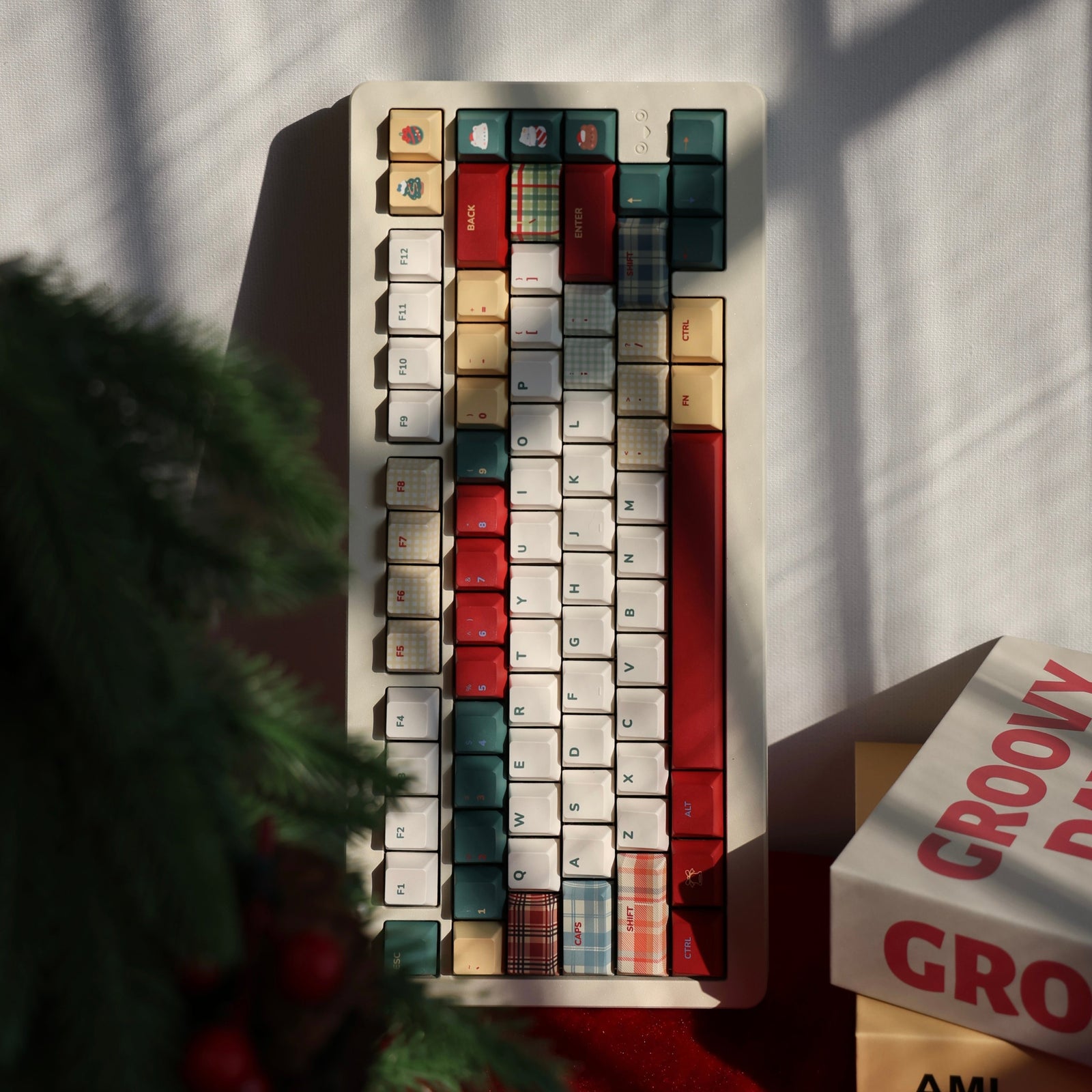 [Pre-Order] Christmas Retro PBT Cheery Keycaps