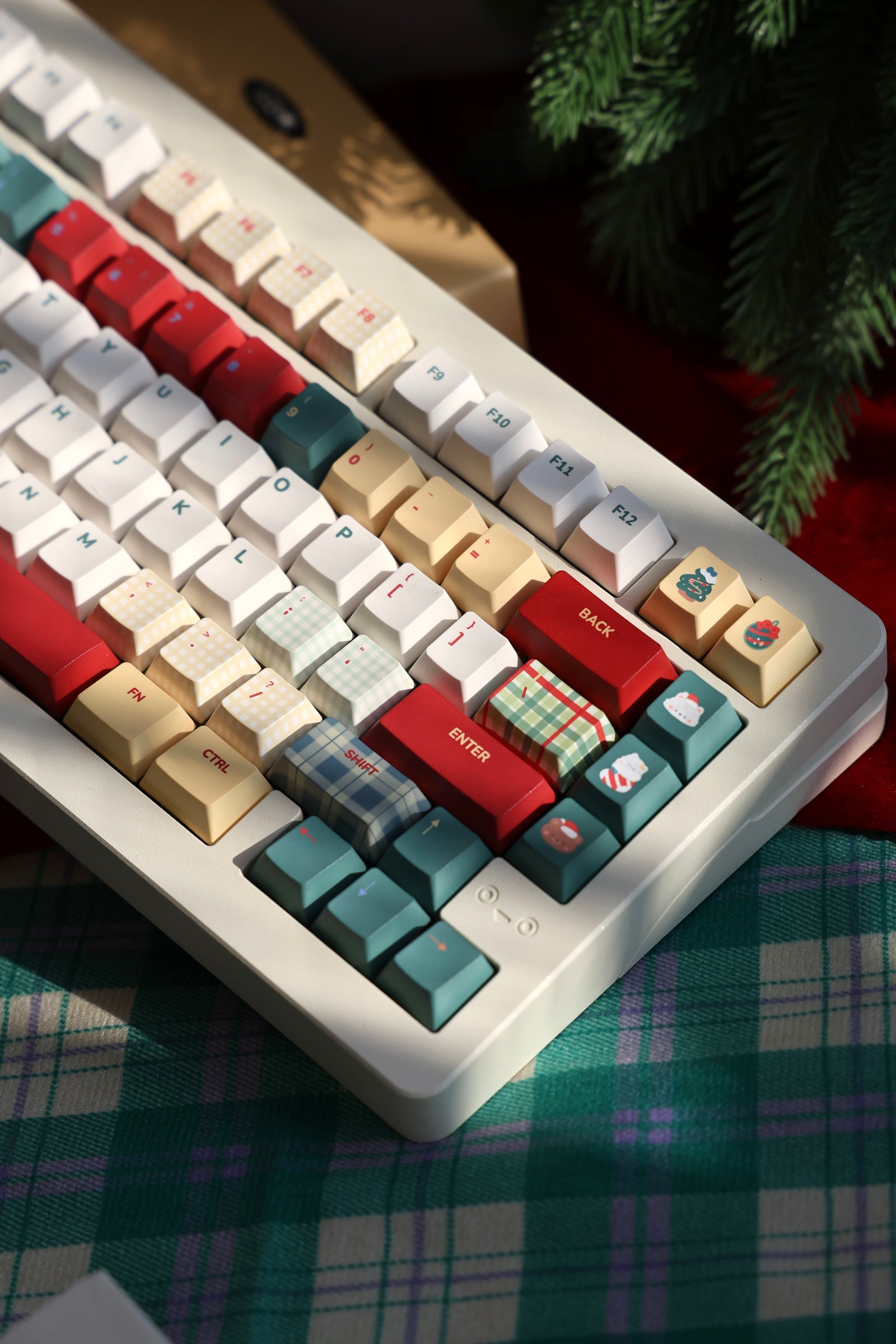 [Pre-Order] Christmas Retro PBT Cheery Keycaps