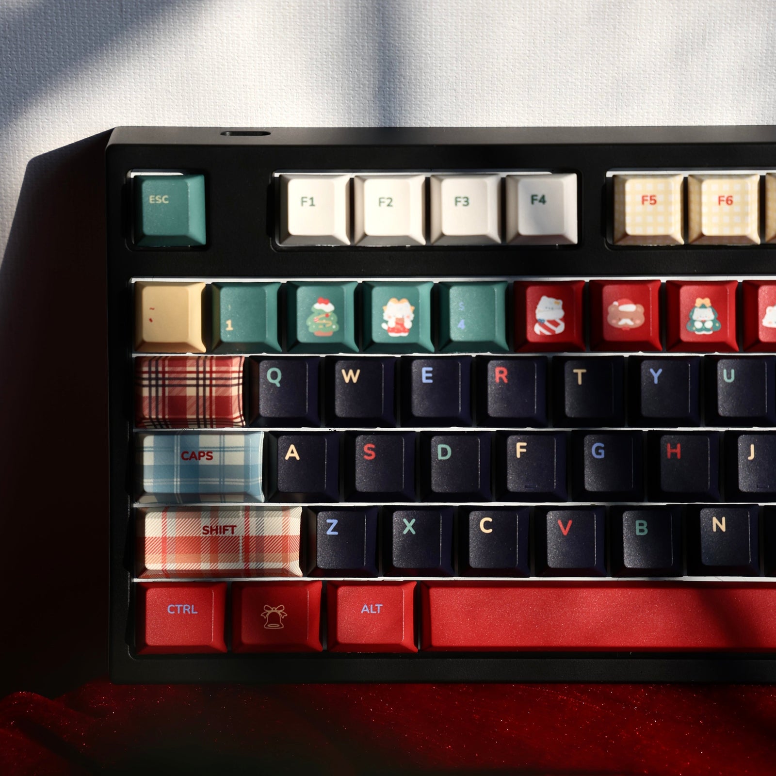 [Pre-Order] Christmas Retro PBT Cheery Keycaps