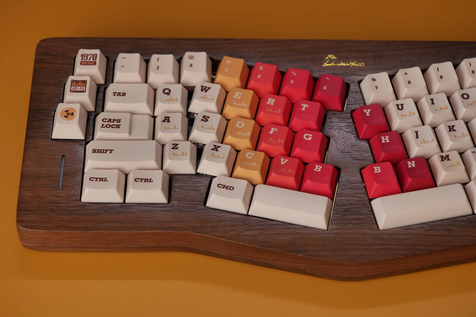 [In Stock] Vintage 1970 Music Theme KCA/Cherry PBT Keycaps Set