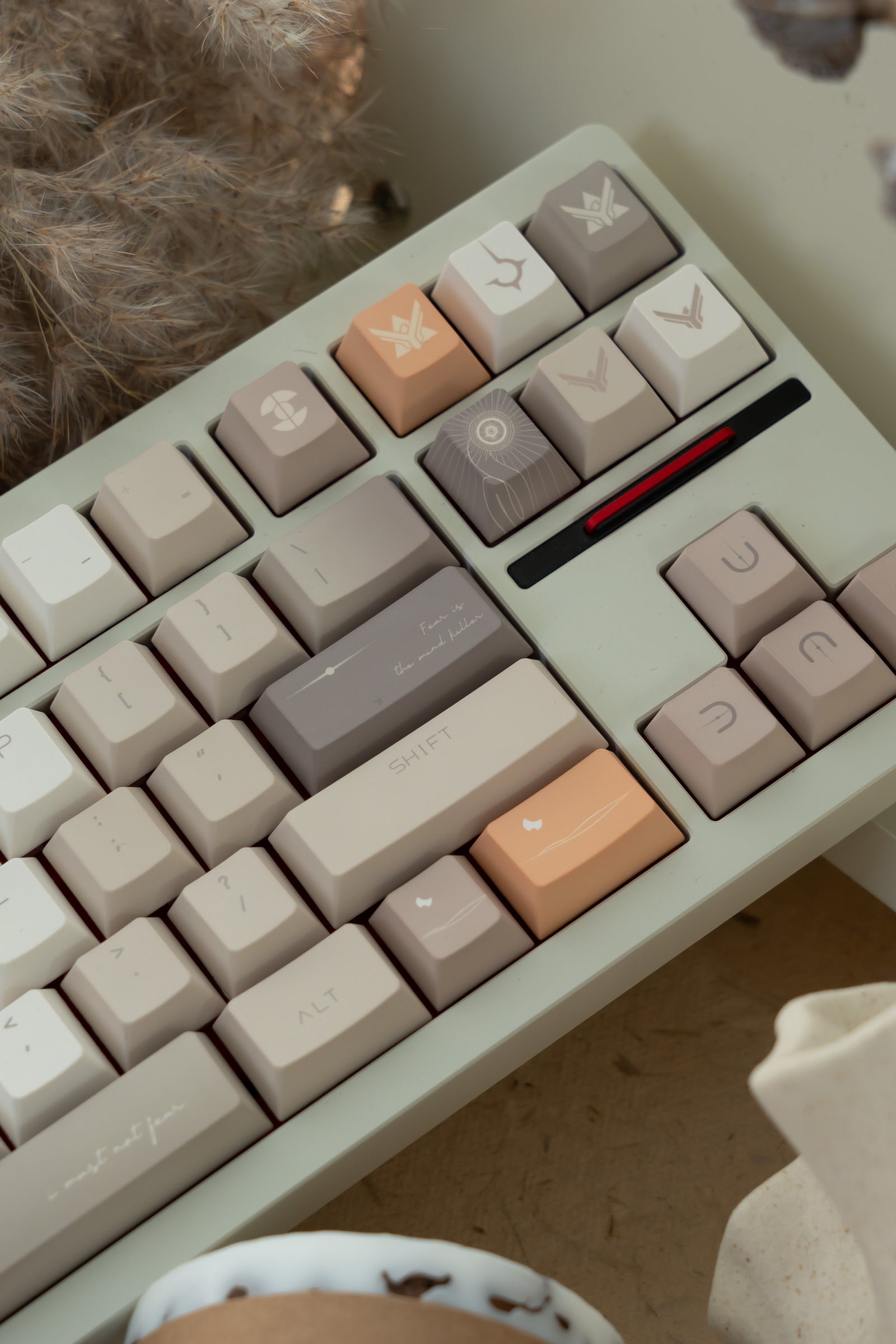 [In Stock] Dune Cherry Profile Keycaps